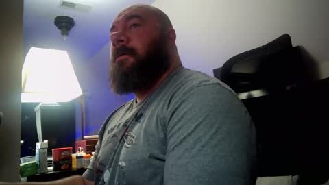 Snapshot of cwbyga chatting on 10/23/25, 03:39 Bubba Bull online show from 10/23/25, 03:39