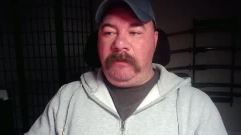 Snapshot of cwbyga chatting on 12/17/25, 06:41 Bubba Bull online show from 12/17/25, 06:41