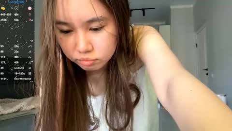 Snapshot of cwenecollins chatting on 09/27/25, 08:41 Akemi online show from 09/27/25, 08:41