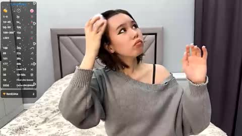 Snapshot of cwenecollins chatting on 12/19/25, 11:39 Akemi online show from 12/19/25, 11:39