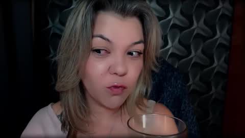 Snapshot of cyberdomme chatting on 11/22/25, 12:31 Full time mean bitch. online show from 11/22/25, 12:31