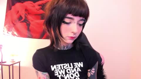 cel I am independent Help me reach 200 thumbs up uwu online show from 01/10/26, 04:36