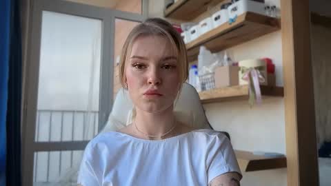 Im Emi streaming with my friend Reyna today online show from 04/12/26, 01:49