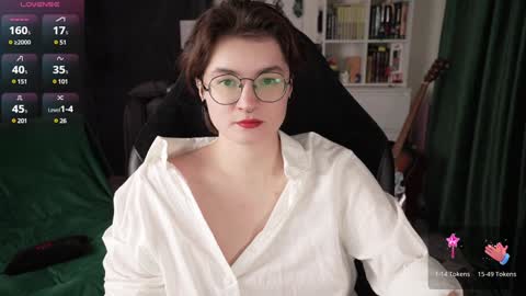 Snapshot of cybersamuraii chatting on 12/26/24, 09:04 Helen Blossom online show from 12/26/24, 09:04