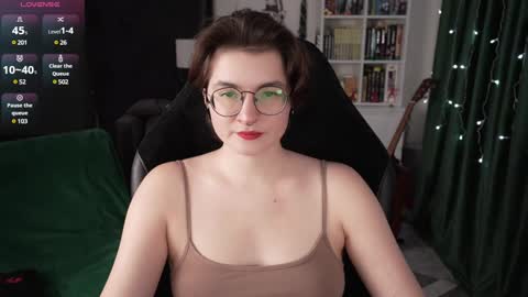 Snapshot of cybersamuraii chatting on 01/05/25, 06:56 Helen Blossom online show from 01/05/25, 06:56