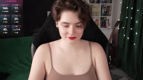 Snapshot of cybersamuraii chatting on 02/05/25, 08:25 Helen Blossom online show from 02/05/25, 08:25