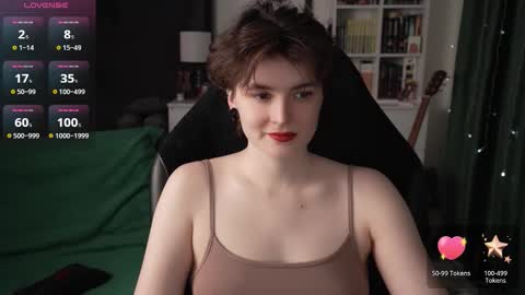 Snapshot of cybersamuraii chatting on 10/20/25, 08:42 Helen Blossom online show from 10/20/25, 08:42