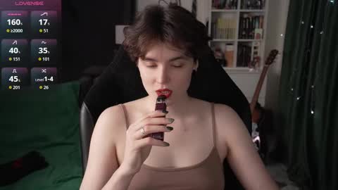 Snapshot of cybersamuraii chatting on 10/21/25, 08:20 Helen Blossom online show from 10/21/25, 08:20