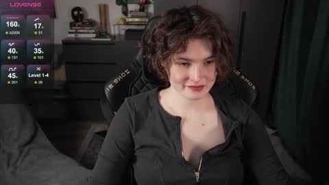 Snapshot of cybersamuraii chatting on 05/28/26, 02:14 Helen Blossom online show from 05/28/26, 02:14