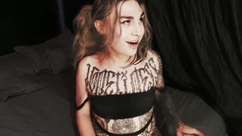 Nikki online show from 12/05/24, 12:19