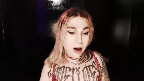 Nikki online show from 11/24/25, 11:26