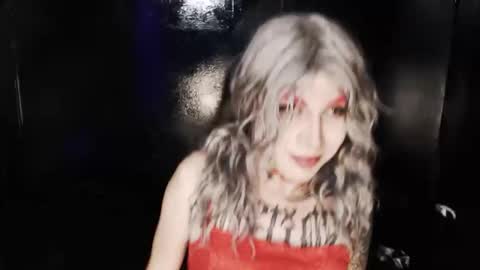 Nikki online show from 05/15/26, 10:50