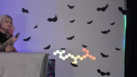  cyber zoe   online show from 10/22/25, 05:02