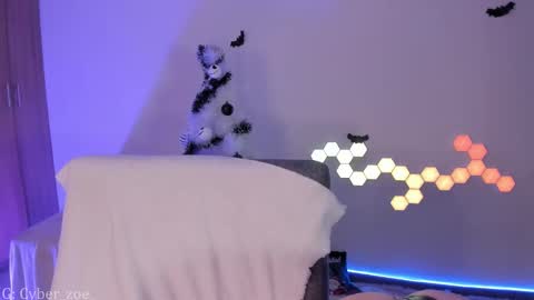  cyber zoe   online show from 12/02/25, 06:25