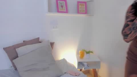 Snapshot of cylie_lee chatting on 01/01/25, 04:07 Cylie online show from 01/01/25, 04:07