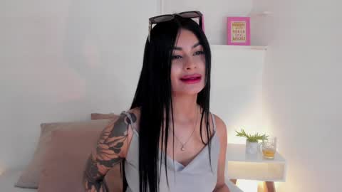 Snapshot of cylie_lee chatting on 01/04/25, 08:16 Cylie online show from 01/04/25, 08:16