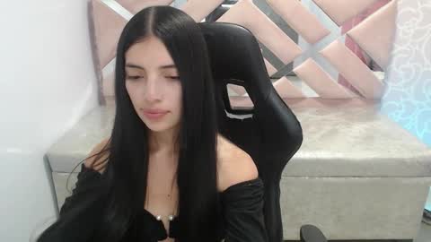 Snapshot of cynthia_ch chatting on 09/17/25, 04:47 CINTIA ARAUJO online show from 09/17/25, 04:47