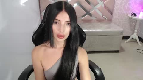 Snapshot of cynthia_ch chatting on 10/03/25, 10:07 CINTIA ARAUJO online show from 10/03/25, 10:07