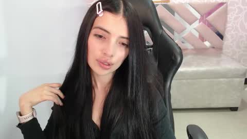 Snapshot of cynthia_ch chatting on 11/11/25, 02:55 CINTIA ARAUJO online show from 11/11/25, 02:55