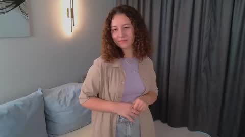Snapshot of cynthia_myers chatting on 10/26/25, 01:39 Lola online show from 10/26/25, 01:39