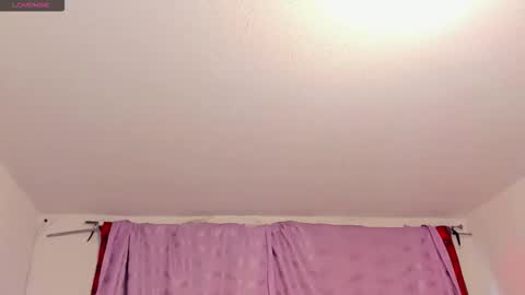 Snapshot of cynthiawatson_ chatting on 09/12/25, 01:11 Cynthia online show from 09/12/25, 01:11