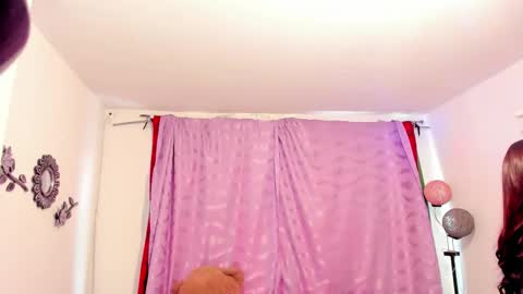 Snapshot of cynthiawatson_ chatting on 10/15/25, 01:33 Cynthia online show from 10/15/25, 01:33