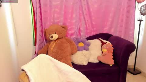 Snapshot of cynthiawatson_ chatting on 10/18/25, 02:07 Cynthia online show from 10/18/25, 02:07