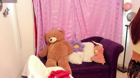 Snapshot of cynthiawatson_ chatting on 10/22/25, 01:44 Cynthia online show from 10/22/25, 01:44