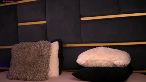 Snapshot of cynthiawest chatting on 01/15/25, 04:04 Ivy online show from 01/15/25, 04:04