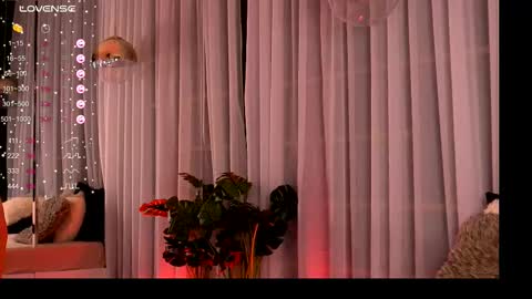 Snapshot of cynthiawest chatting on 09/26/25, 03:10 Ivy online show from 09/26/25, 03:10