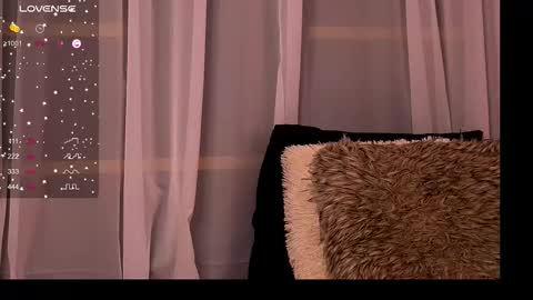 Snapshot of cynthiawest chatting on 10/24/25, 02:52 Ivy online show from 10/24/25, 02:52