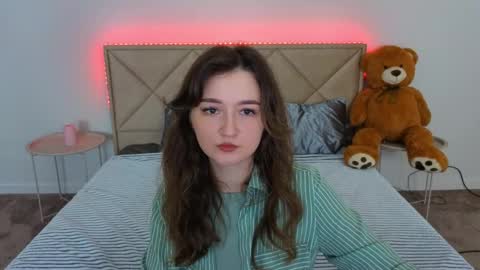 Snapshot of cyrenaluxe chatting on 05/09/26, 05:45 Cyrena online show from 05/09/26, 05:45