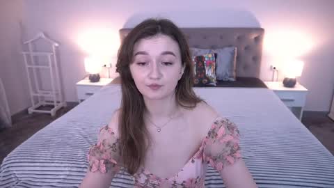 Snapshot of cyrenaluxe chatting on 06/05/26, 12:55 Cyrena online show from 06/05/26, 12:55