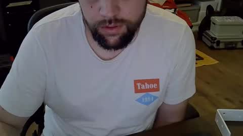 Snapshot of cyrsug chatting on 11/17/25, 09:48 cyrsug online show from 11/17/25, 09:48