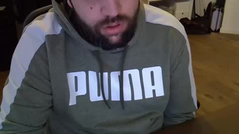 Snapshot of cyrsug chatting on 12/23/25, 08:34 cyrsug online show from 12/23/25, 08:34