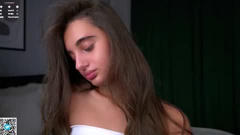 Isabella online show from 11/21/25, 01:04