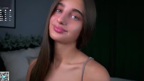 Isabella online show from 12/05/25, 01:03