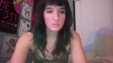 Snapshot of d3monl0ver chatting on 11/04/25, 04:33 exene online show from 11/04/25, 04:33