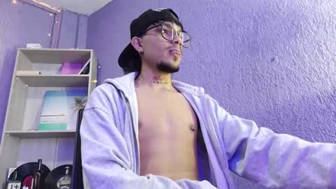 Snapshot of d4ni_king chatting on 11/13/25, 03:05 d4ni_king online show from 11/13/25, 03:05