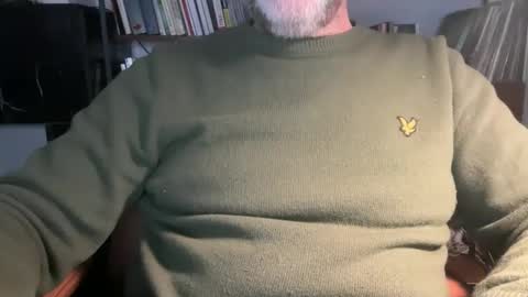 Snapshot of d_bowie chatting on 12/19/25, 04:03 d_bowie online show from 12/19/25, 04:03