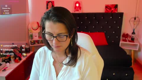 Snapshot of d_martii chatting on 01/18/25, 06:53 Mia online show from 01/18/25, 06:53