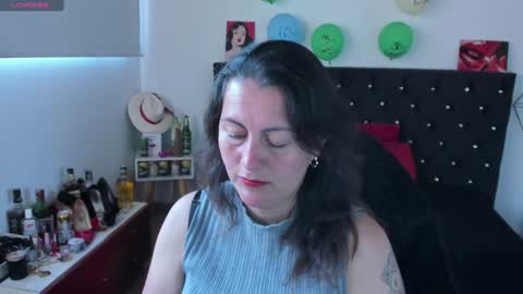 Snapshot of d_martii chatting on 02/06/25, 12:48 Mia online show from 02/06/25, 12:48