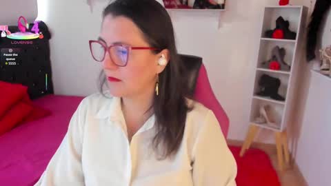 Snapshot of d_martii chatting on 09/14/25, 12:04 Mia online show from 09/14/25, 12:04