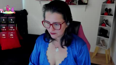 Snapshot of d_martii chatting on 09/21/25, 11:34 Mia online show from 09/21/25, 11:34
