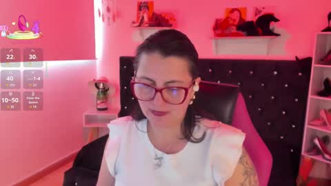 Snapshot of d_martii chatting on 10/02/25, 01:40 Mia online show from 10/02/25, 01:40