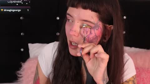 Darlene online show from 01/28/25, 10:12