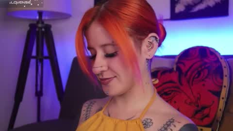 Snapshot of daarlene chatting on 12/23/25, 10:02 Darlene online show from 12/23/25, 10:02