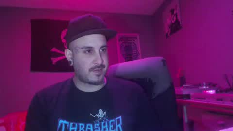 Snapshot of dabirdfree chatting on 01/01/25, 01:37 Destroyer online show from 01/01/25, 01:37