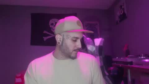 Snapshot of dabirdfree chatting on 02/20/25, 12:41 Destroyer online show from 02/20/25, 12:41