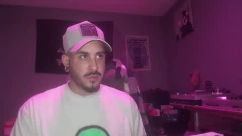 Snapshot of dabirdfree chatting on 09/19/25, 09:15 Destroyer online show from 09/19/25, 09:15